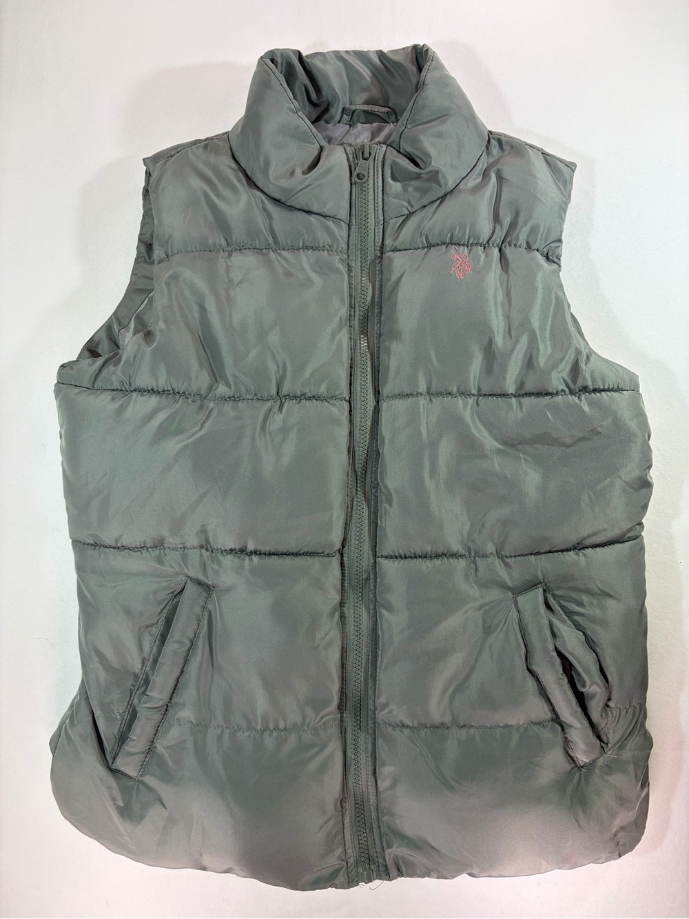 U.S. Polo Assn. Quilted Puffer Vest in Grey - Size Small